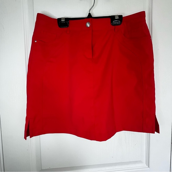 Nivo Golf Skort - Picture 2 of 9